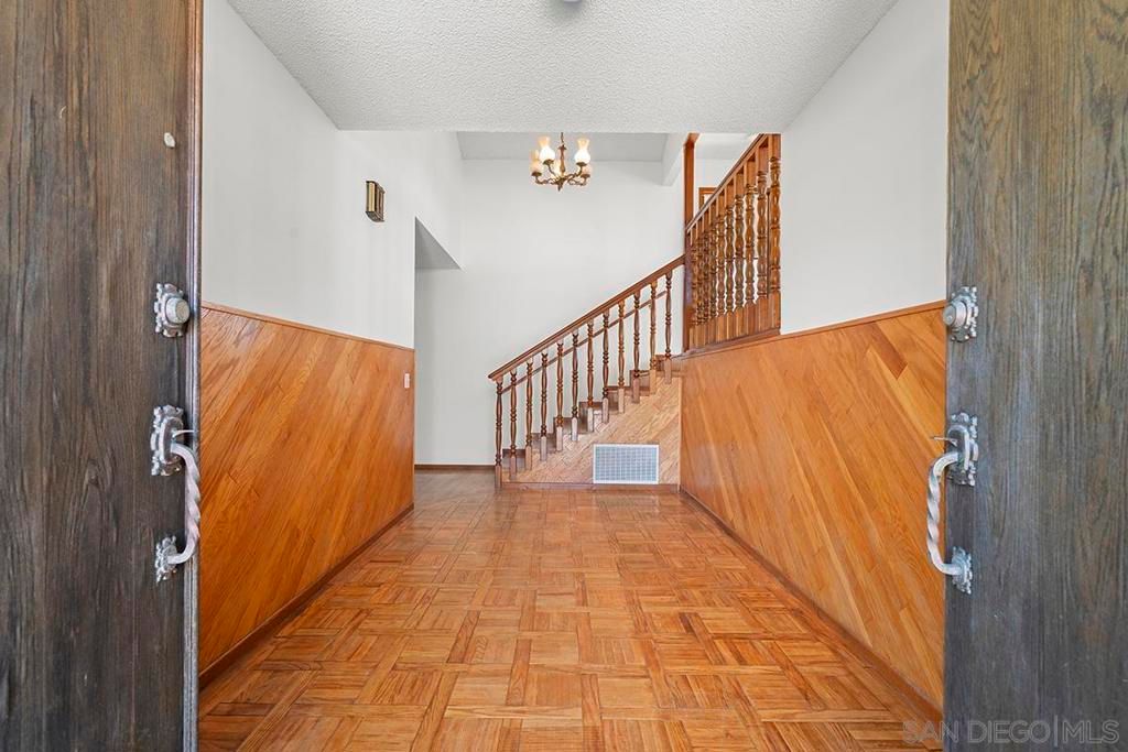 Image 5 of property listing at 2491 Cordero, Del Mar, CA 92014