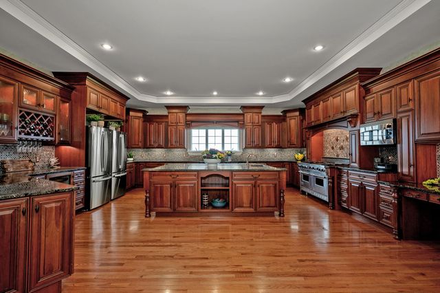 33 Winterberry Lane, Plymouth, NH 03264