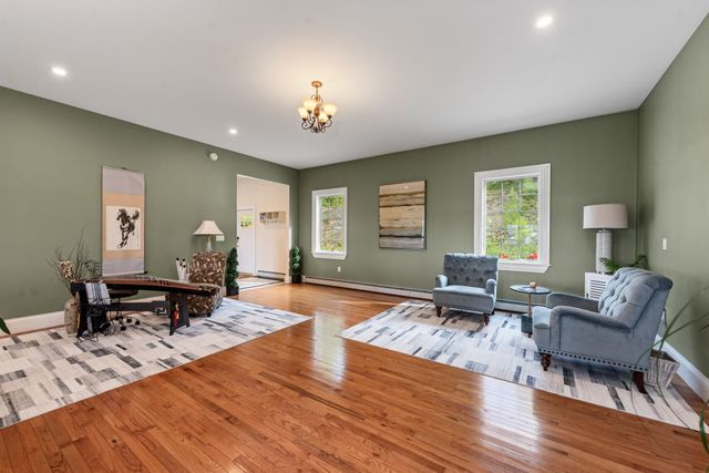33 Winterberry Lane, Plymouth, NH 03264