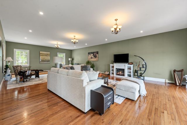 33 Winterberry Lane, Plymouth, NH 03264