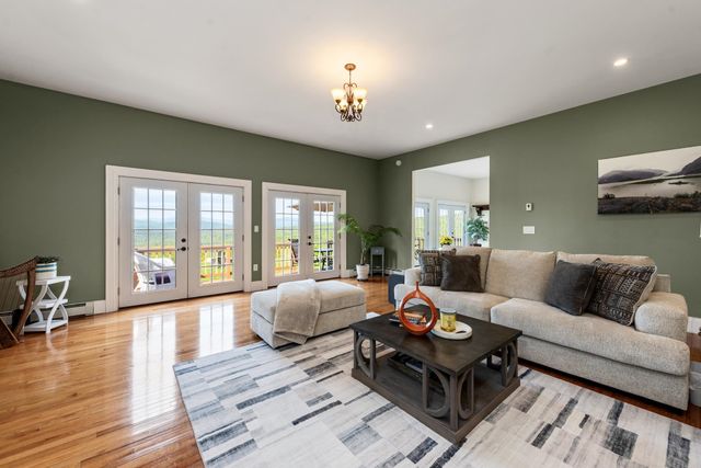 33 Winterberry Lane, Plymouth, NH 03264