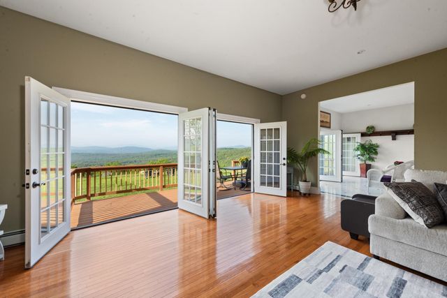 33 Winterberry Lane, Plymouth, NH 03264