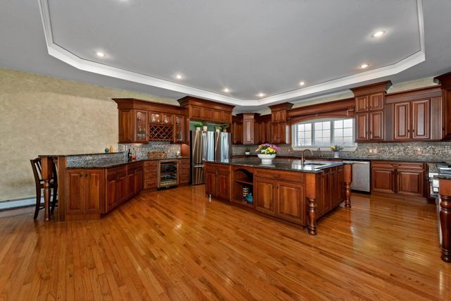 33 Winterberry Lane, Plymouth, NH 03264