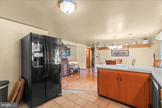 1021 HIGH ST, Hanover, PA 17331