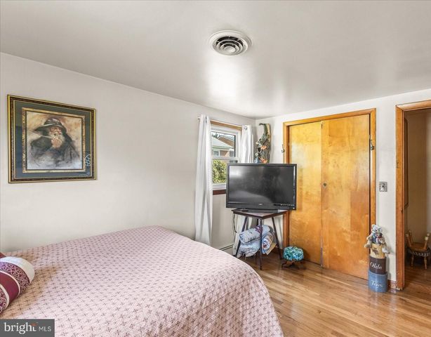 1021 HIGH ST, Hanover, PA 17331