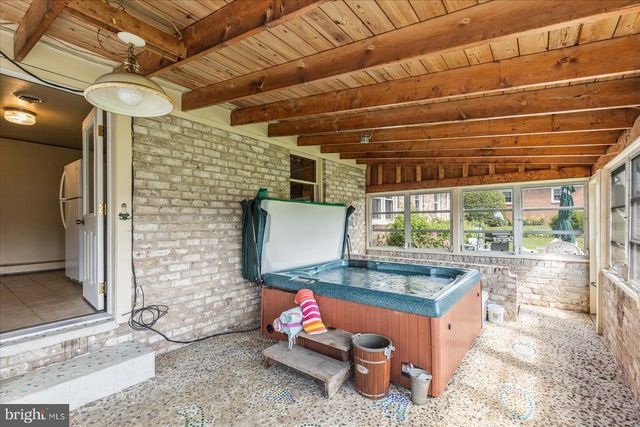 1021 HIGH ST, Hanover, PA 17331