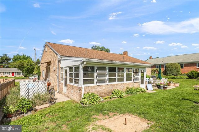 1021 HIGH ST, Hanover, PA 17331