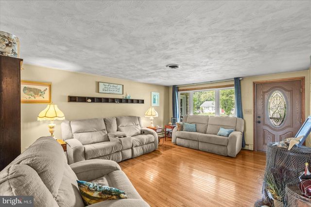 1021 HIGH ST, Hanover, PA 17331