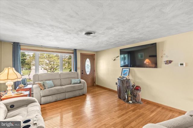 1021 HIGH ST, Hanover, PA 17331