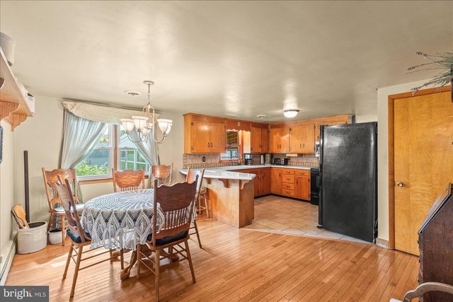1021 HIGH ST, Hanover, PA 17331