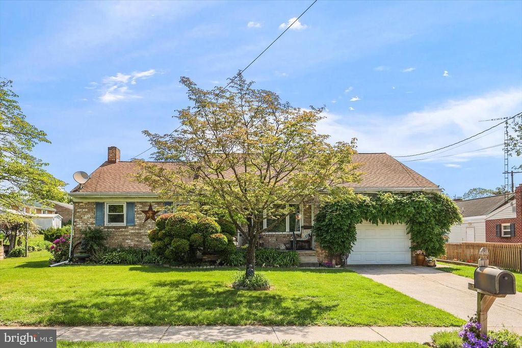 1021 HIGH ST, Hanover, PA 17331