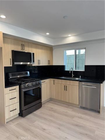 6545 Satsuma Avenue, North Hollywood, CA 91606