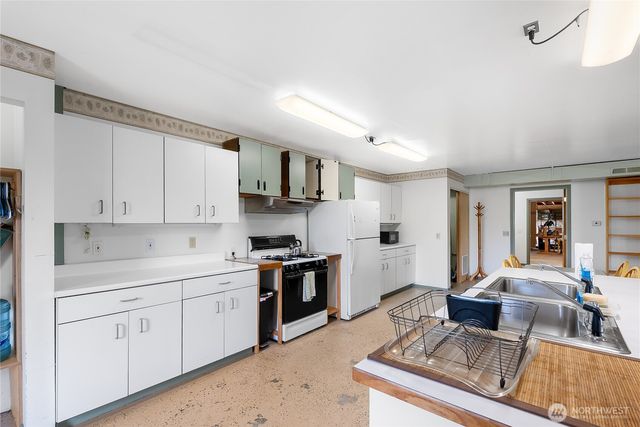 3960 Hoff Road, Bellingham, WA 98225