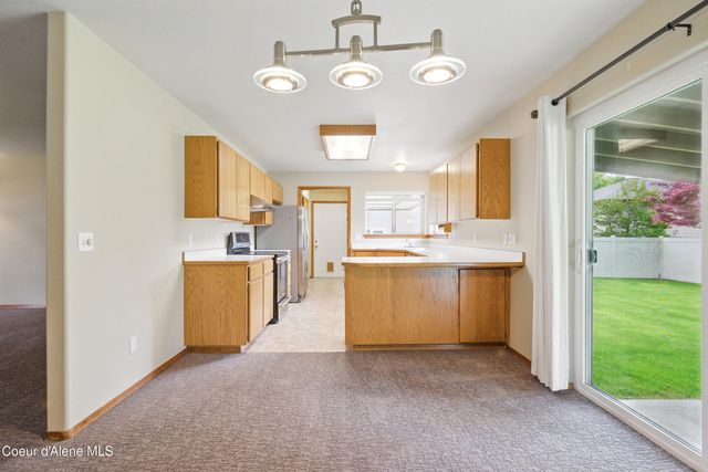 536 E Cloverleaf Dr, Hayden, ID 83835