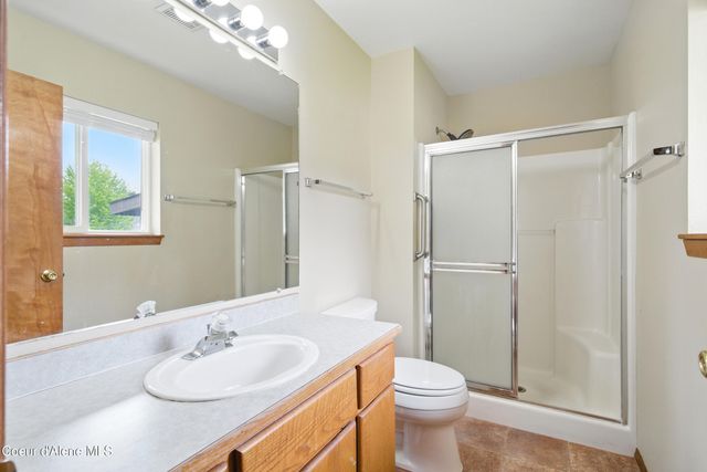 536 E Cloverleaf Dr, Hayden, ID 83835