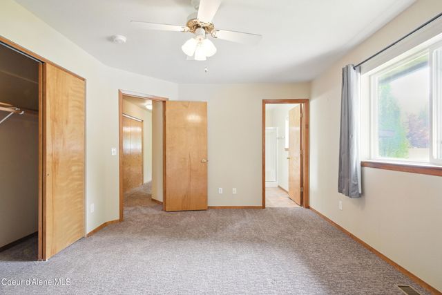 536 E Cloverleaf Dr, Hayden, ID 83835