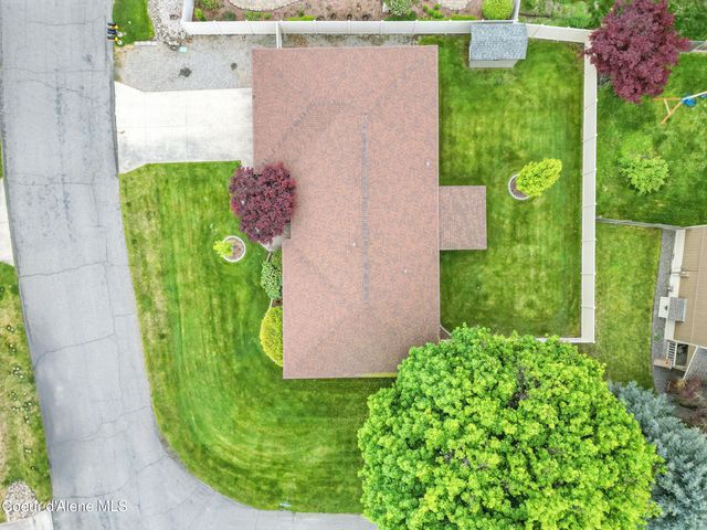 536 E Cloverleaf Dr, Hayden, ID 83835