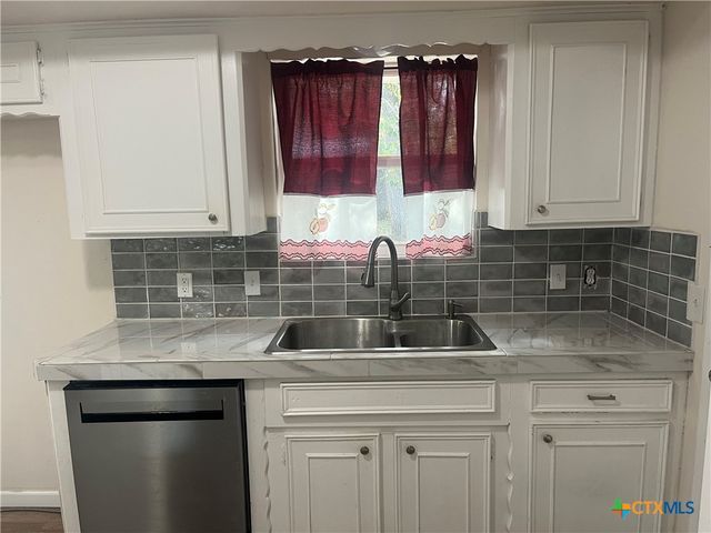 2603 W Main Street, Cameron, TX 76520