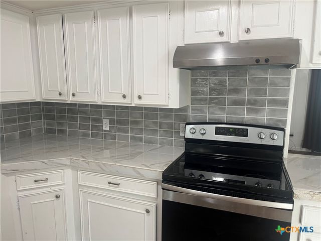 2603 W Main Street, Cameron, TX 76520