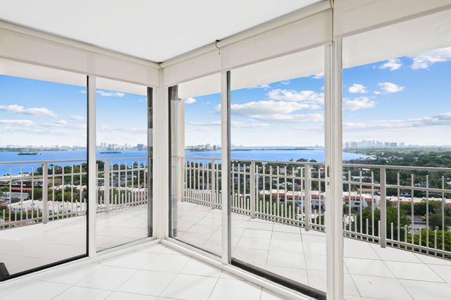 1000 Quayside Ter 1606, Miami, FL 33138