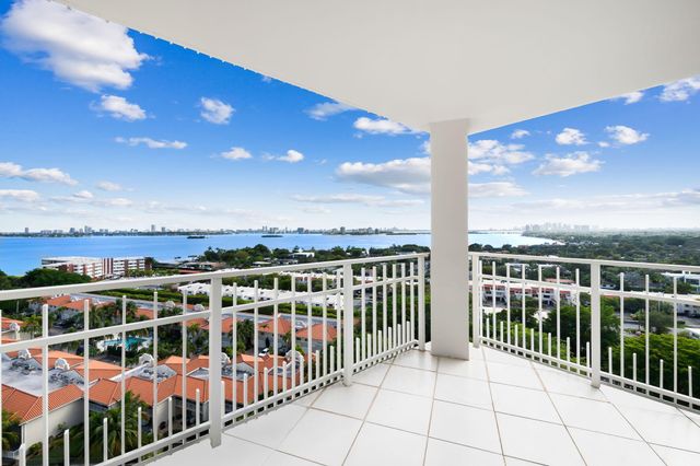 1000 Quayside Ter 1606, Miami, FL 33138
