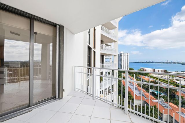 1000 Quayside Ter 1606, Miami, FL 33138