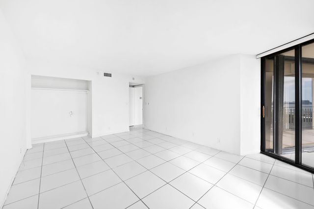 1000 Quayside Ter 1606, Miami, FL 33138