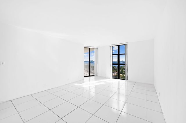 1000 Quayside Ter 1606, Miami, FL 33138