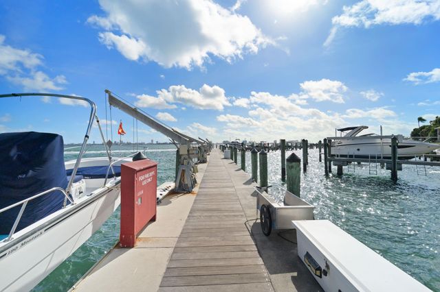 1000 Quayside Ter 1606, Miami, FL 33138