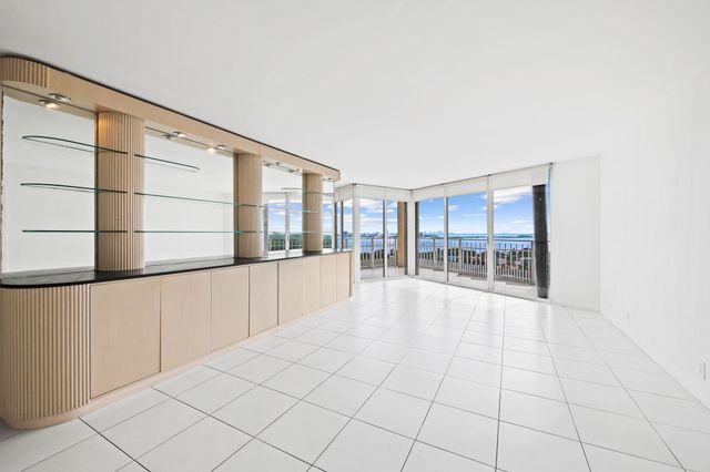 1000 Quayside Ter 1606, Miami, FL 33138