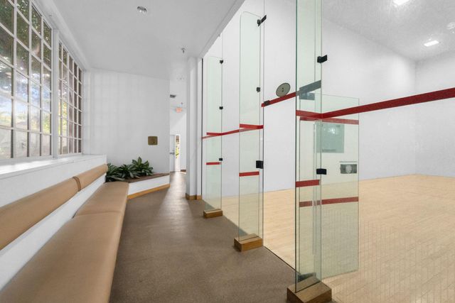 1000 Quayside Ter 1606, Miami, FL 33138