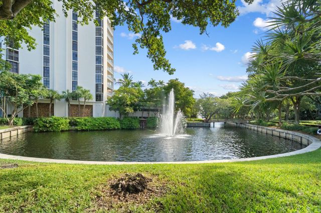 1000 Quayside Ter 1606, Miami, FL 33138