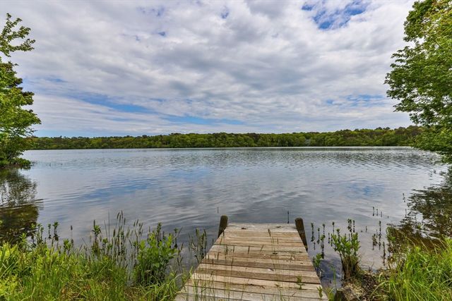 34 Featherbed Ln, Brewster, MA 02631