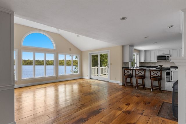 34 Featherbed Ln, Brewster, MA 02631