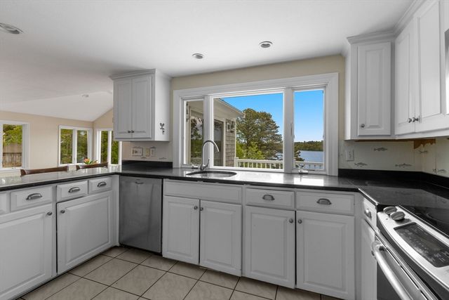 34 Featherbed Ln, Brewster, MA 02631