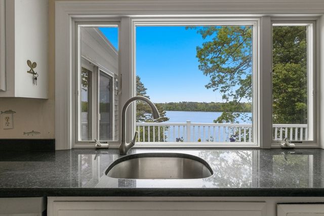 34 Featherbed Ln, Brewster, MA 02631