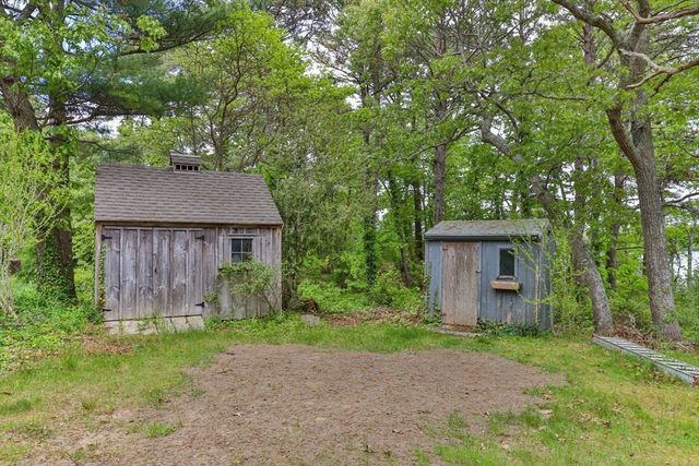 34 Featherbed Ln, Brewster, MA 02631
