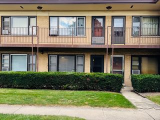 39 King Arthur Court 8, Northlake, IL 60164