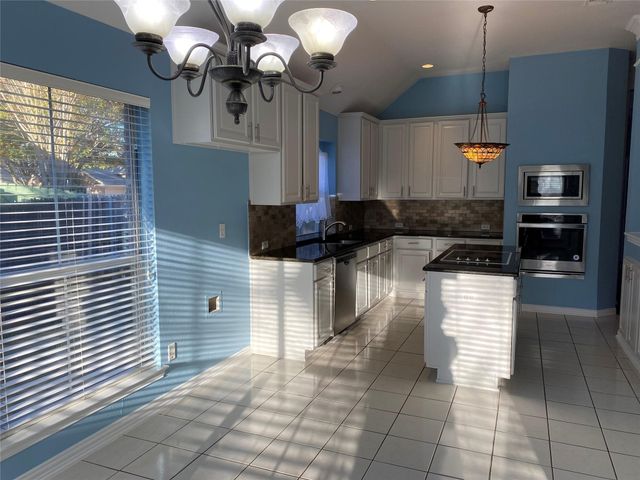 2016 Vintage Circle, Corinth, TX 76210