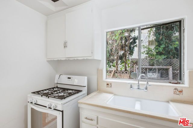 1058 S Wooster Street 3, Los Angeles, CA 90035