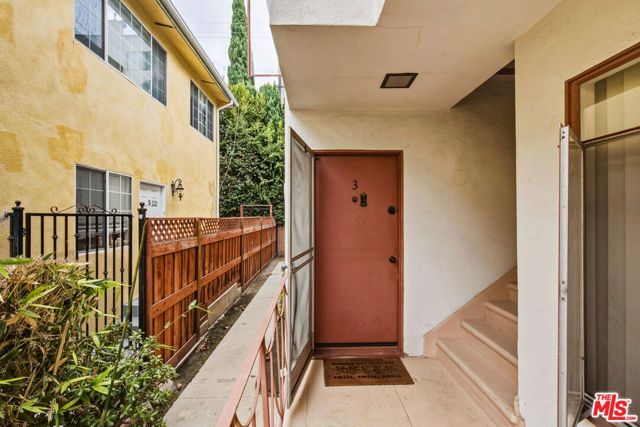 1058 S Wooster Street 3, Los Angeles, CA 90035