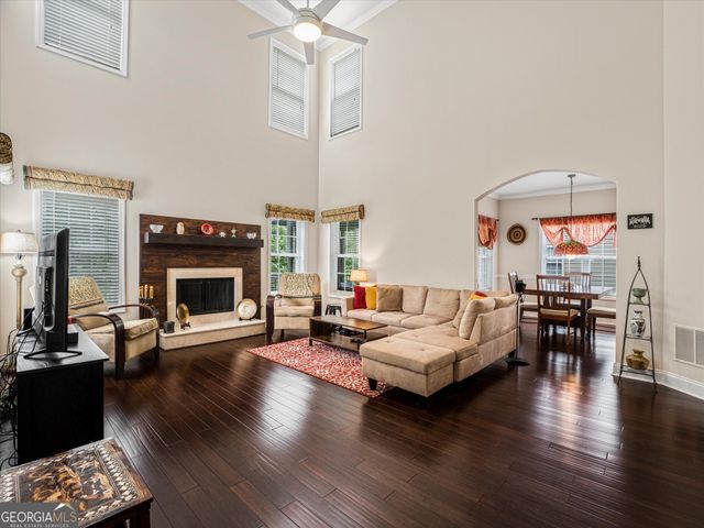 4564 Austin Hills Drive, Suwanee, GA 30024