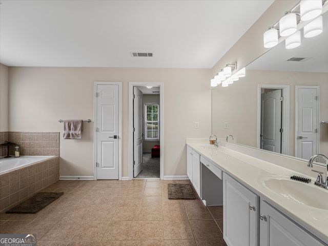 4564 Austin Hills Drive, Suwanee, GA 30024