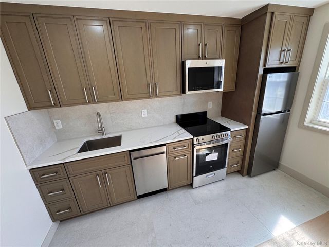 2034 Colden Ave, Bronx, NY 10462