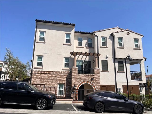 9831 La Serna 1, Whittier, CA 90605