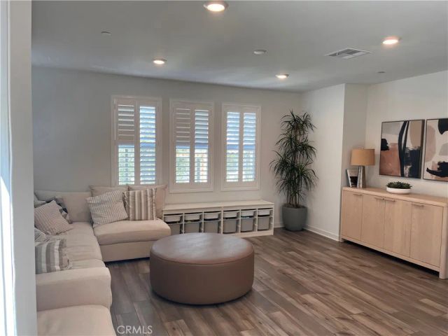 9831 La Serna 1, Whittier, CA 90605