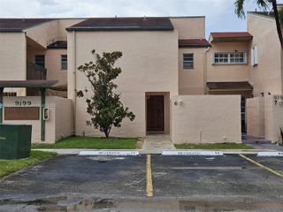9199 Fontainebleau Blvd 6, Miami, FL 33172