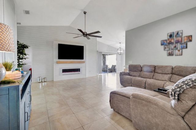 23905 NARROWLEAF COURT, Leesburg, FL 34748