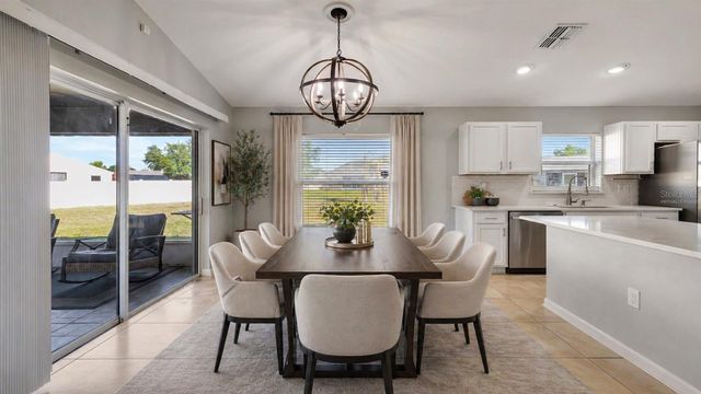 23905 NARROWLEAF COURT, Leesburg, FL 34748