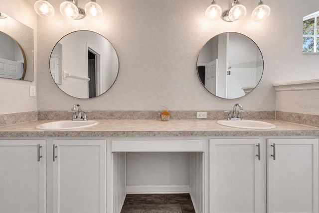 23905 NARROWLEAF COURT, Leesburg, FL 34748